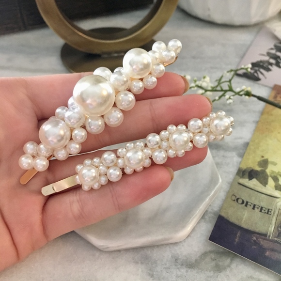 Vintage Cluster Pearl 2-Piece Hair Clip Pin Set - Picture 4 of 8